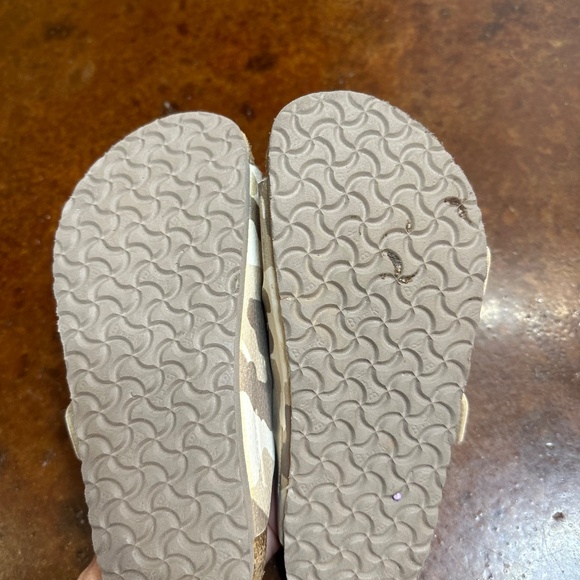 Girls Birkenstock Sandals - Picture 3 of 3